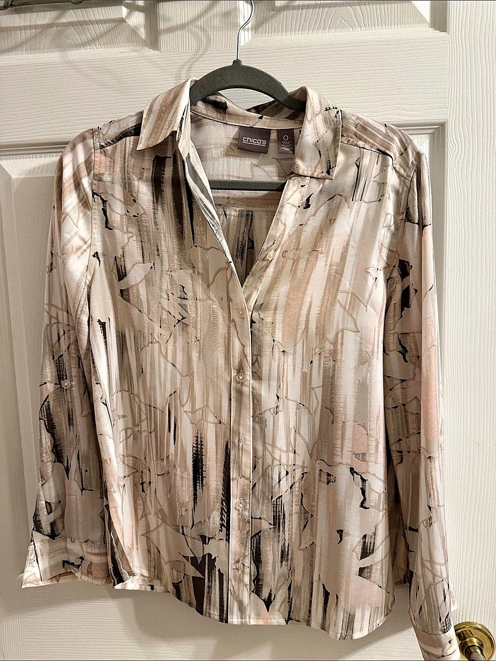 Chico's Abstract Button Down Shirt in Beige & Brown Like New size 0 Small